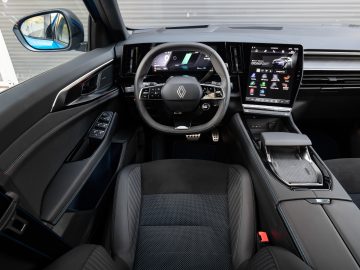 Renault_Rafale_E-Tech_Hybrid_200_Esprit_Alpine_19