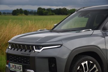 SSANGYONG TORRES 09