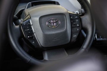 Toyota Prius PHEV priključni hibrid avtomobilizem.com-19