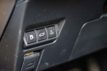 Toyota Prius PHEV priključni hibrid avtomobilizem.com-24