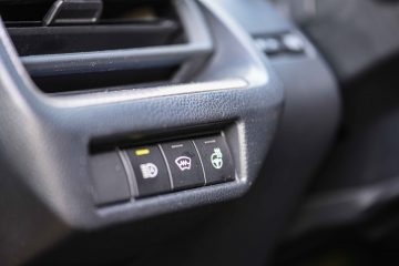 Toyota Prius PHEV priključni hibrid avtomobilizem.com-25