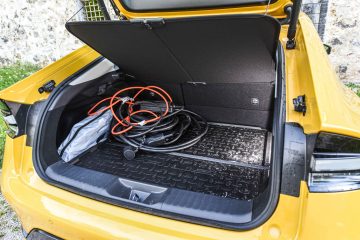 Toyota Prius PHEV priključni hibrid avtomobilizem.com-35