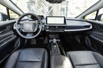Toyota Prius PHEV priključni hibrid avtomobilizem.com-40