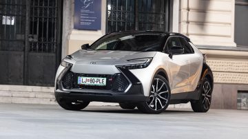 Toyota_C-HR_Plug-in_GR_Sport_01