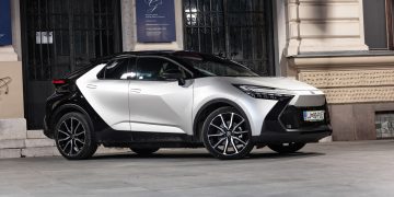 Toyota_C-HR_Plug-in_GR_Sport_03