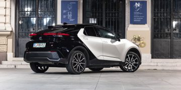 Toyota_C-HR_Plug-in_GR_Sport_04