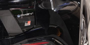 Toyota_C-HR_Plug-in_GR_Sport_08