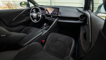 Toyota_C-HR_Plug-in_GR_Sport_10
