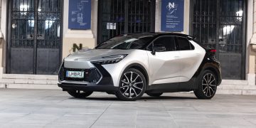 Toyota_C-HR_Plug-in_GR_Sport_22