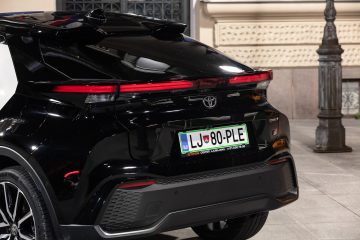 Toyota_C-HR_Plug-in_GR_Sport_27