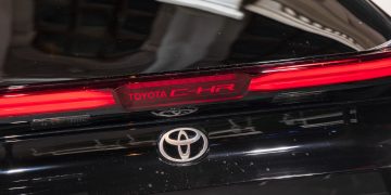 Toyota_C-HR_Plug-in_GR_Sport_29