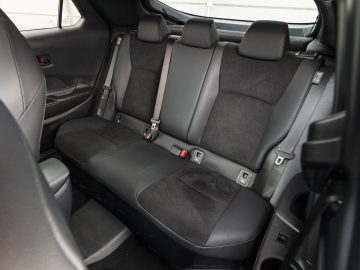 Toyota_C-HR_Plug-in_GR_Sport_35