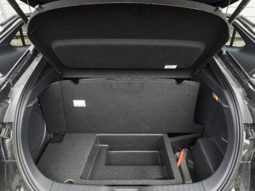 Toyota_C-HR_Plug-in_GR_Sport_37