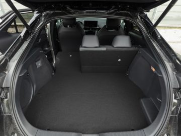 Toyota_C-HR_Plug-in_GR_Sport_39