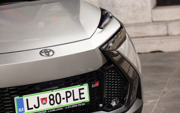 Toyota_C-HR_Plug-in_GR_Sport_45