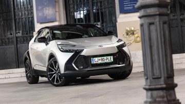 Toyota_C-HR_Plug-in_GR_Sport_65