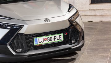 Toyota_C-HR_Plug-in_GR_Sport_67
