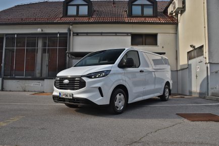 FORD TRANSIT CUSTOM 03