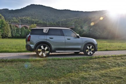 MINI COUNTRYMAN 01