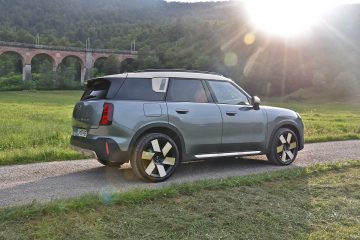 MINI COUNTRYMAN 04