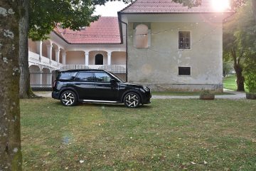MINI COUNTRYMAN E 05