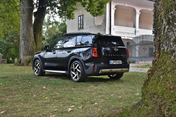 MINI COUNTRYMAN E 08