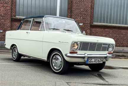 Opel Kadett Luxus Poklon legendi Russelsheim-5