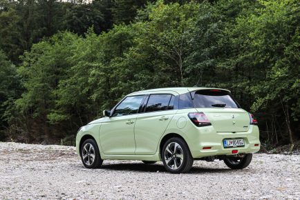 Suzuki Swift Hybrid avtomobilizem.com-29