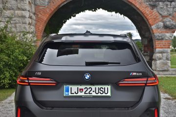 BMW i5 TOURING 08