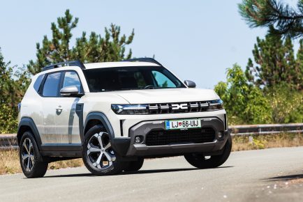 dacia_duster_hybrid_journey_01