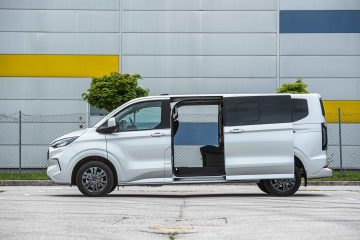 Ford Tourneo Custom kombi potniški avtomobilizem.com-2