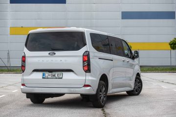 Ford Tourneo Custom kombi potniški avtomobilizem.com-4