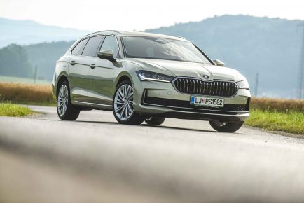 Skoda Superb Combi L&K 2.0 TDI-31
