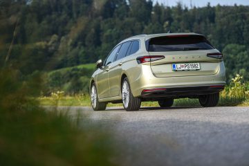 Skoda Superb Combi L&K 2.0 TDI-33