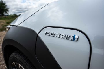 Toyota BZ4X električni avto avtomobilizem.com-18