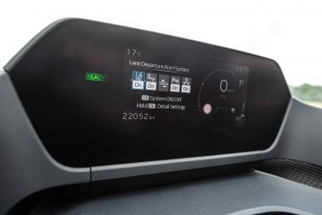 Toyota BZ4X električni avto avtomobilizem.com-22