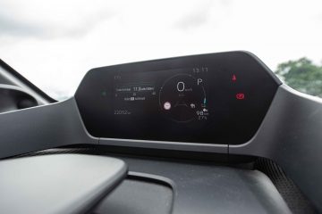 Toyota BZ4X električni avto avtomobilizem.com-23