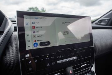 Toyota BZ4X električni avto avtomobilizem.com-26