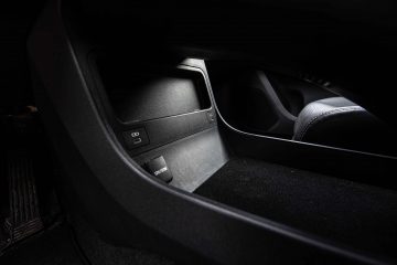 Toyota BZ4X električni avto avtomobilizem.com-27