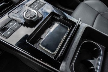 Toyota BZ4X električni avto avtomobilizem.com-28