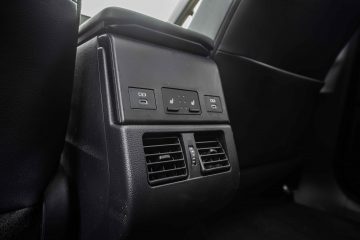 Toyota BZ4X električni avto avtomobilizem.com-34