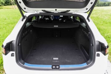 Volkswagen Passat 2.0 TDI avtomobilizem.com-25