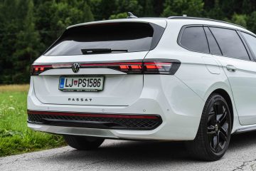 Volkswagen Passat 2.0 TDI avtomobilizem.com-28