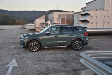 BMW iX1 eDrive20 09