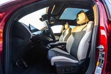 BMW iX2 EV SUV Coupe avtomobilizem.com-31