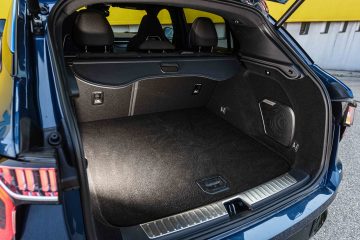 Lynk & Co 01 PHEV priključni hibrid avtomobilizem.com-16
