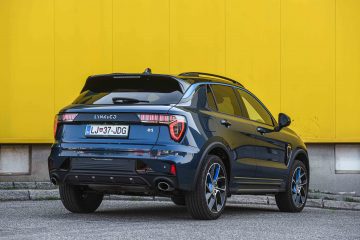 Lynk & Co 01 PHEV priključni hibrid avtomobilizem.com-31