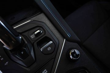 Lynk & Co 01 PHEV priključni hibrid avtomobilizem.com-4