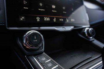 Lynk & Co 01 PHEV priključni hibrid avtomobilizem.com-6