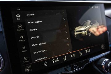 Lynk & Co 01 PHEV priključni hibrid avtomobilizem.com-7